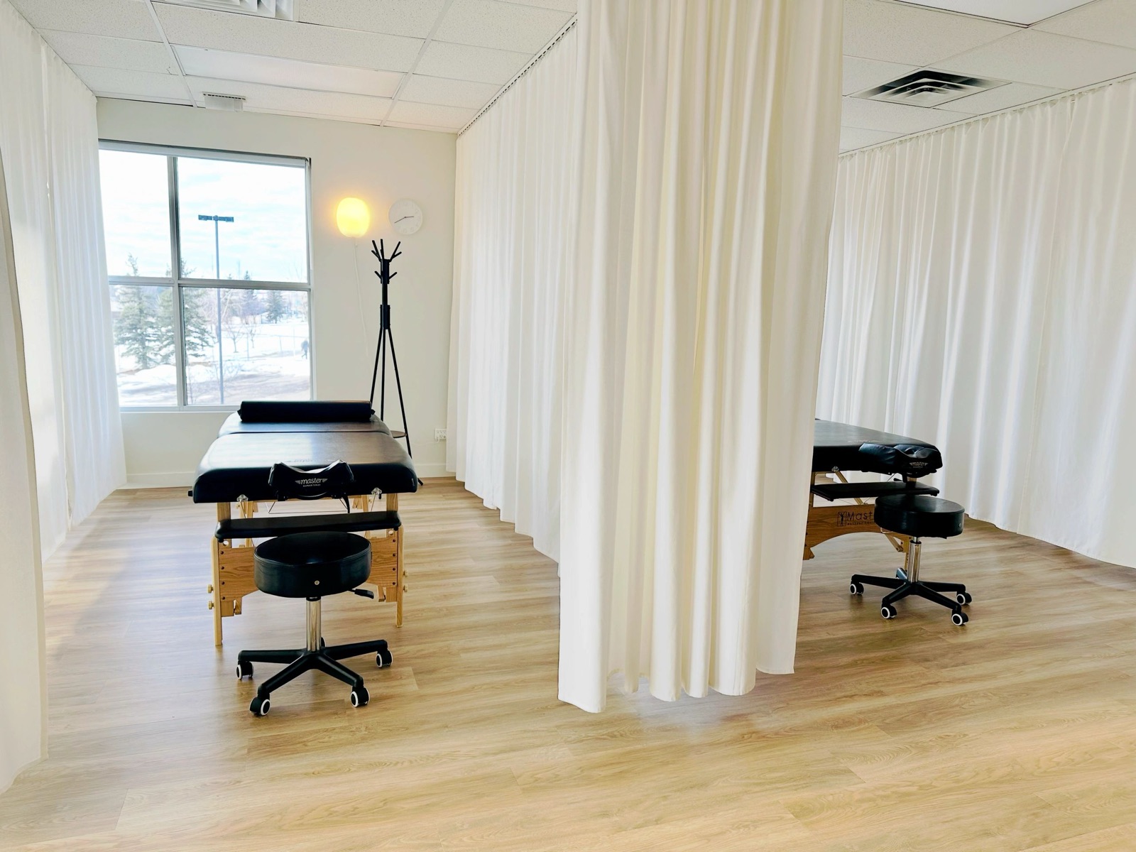 Treatment tables in the teaching clinic